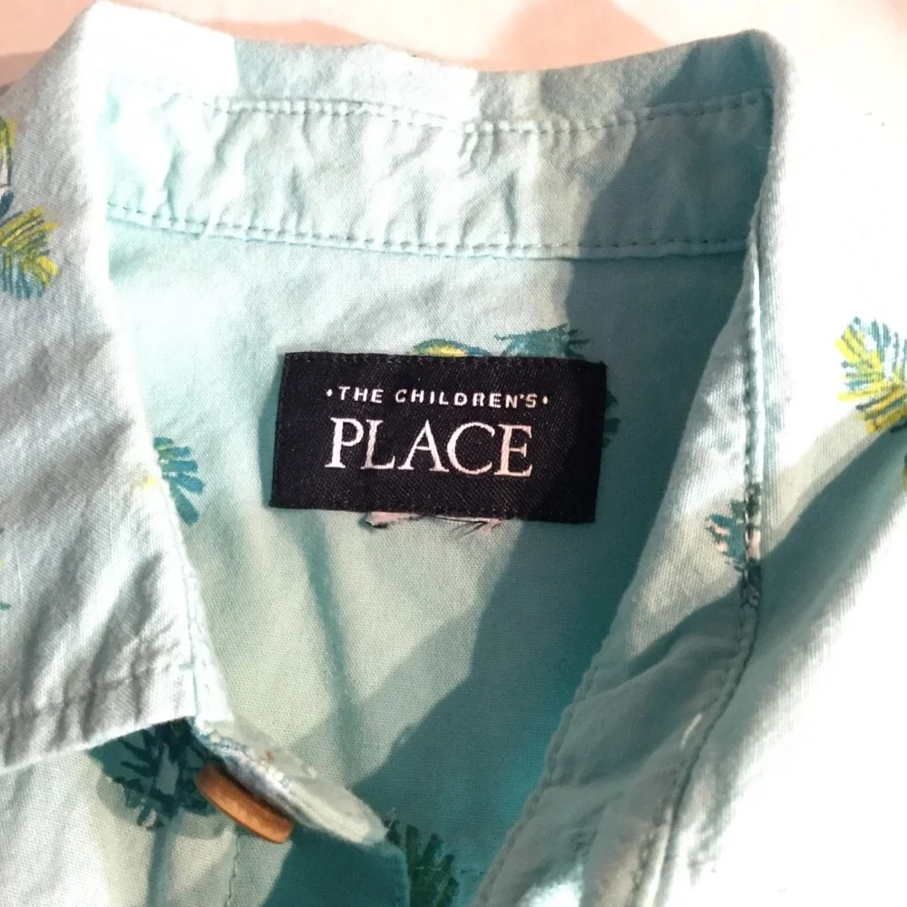 Boys size 3 Hawaiian floral. The Children’s Place